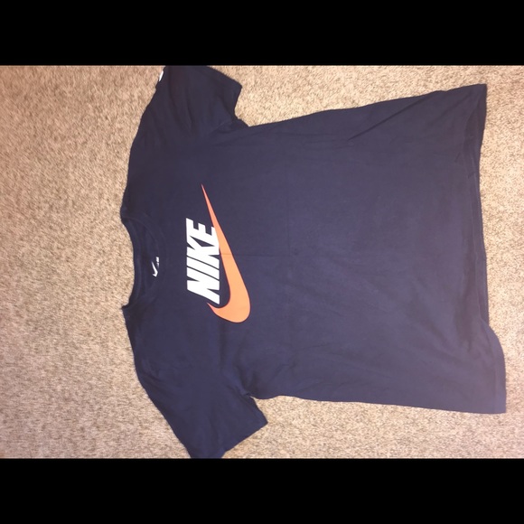 nike shirt - Picture 2 of 3
